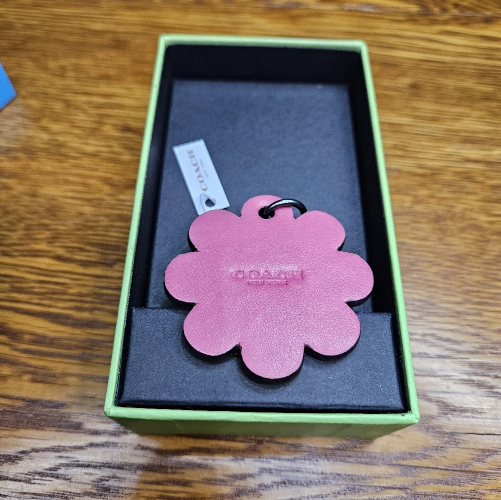 Coach Dahlia Flower Bag Charm NIB - Picture 6 of 6